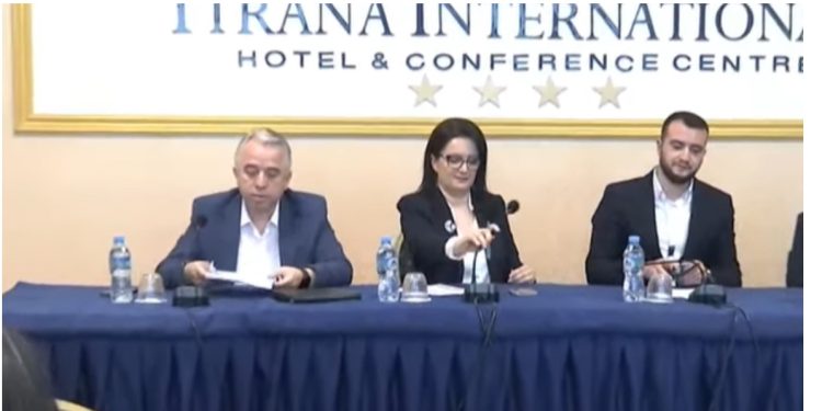 Nga personat e armatosur pranë QV-ve te udhëzimet për votën nga “komisionerët”/ Deklarata e vëzhguesve të zgjedhjeve: Ja seria e shkeljeve gjatë procesit