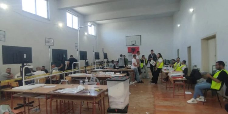 Me mbi 3 mijë vota para PD-së, PS fiton në Cërrik, mori 7021 vota