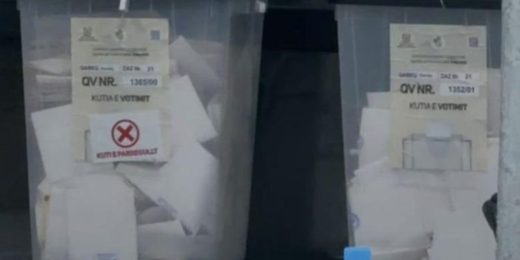 Pezullohet një kuti votimi në burgun ku votoi kryebashkiaku Veliaj/ Rezultuan dy vota më tepër se numëri i votuesve, pritet që KQZ të dalë me një vendim
