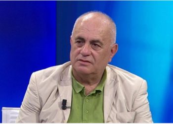 Artan Fuga replikon me analistët që komentojnë zgjedhjet: Qënie hibride, midis injorantit dhe të diturit, që ndyejnë studiot e mediave