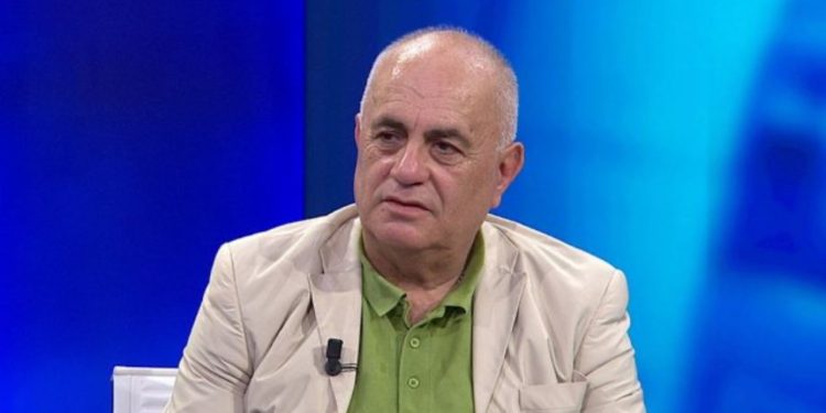 Artan Fuga replikon me analistët që komentojnë zgjedhjet: Qënie hibride, midis injorantit dhe të diturit, që ndyejnë studiot e mediave