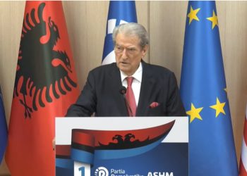 Do të japë dorëheqjen apo do të qëndrojë në krye të PD-së? Berisha: Këtë betejë kush e nisi do e bitisi!