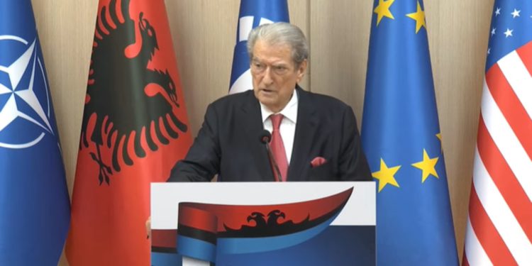 Do të japë dorëheqjen apo do të qëndrojë në krye të PD-së? Berisha: Këtë betejë kush e nisi do e bitisi!