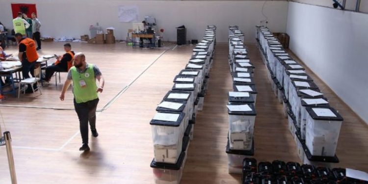 Zgjedhjet e 11 majit/ Të dhënat: Sa u zbrazën qarqet nga votuesit në krahasim me vitin 2021