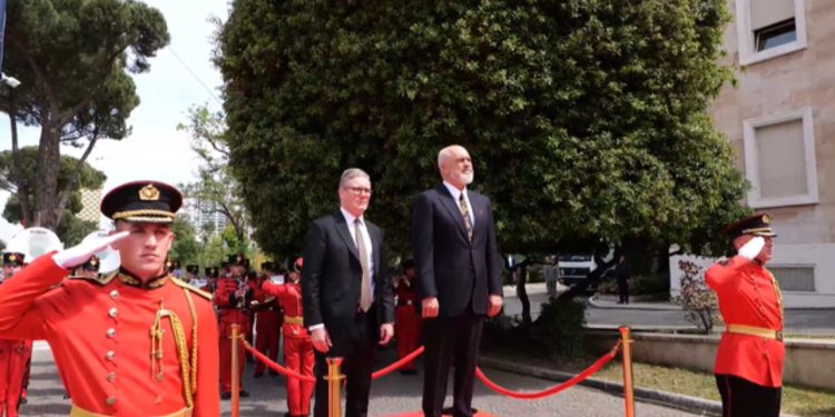 Kryeministri Edi Rama pret në takim homologun britanik Keir Starmer