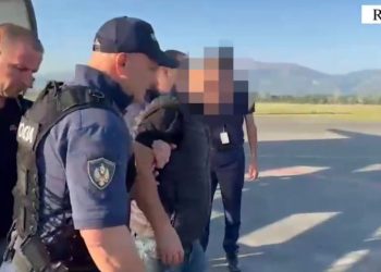 EMRAT/ Të dënuar për drogë, ekstradohen nga Italia dhe Greqia 4 shqiptarë në kërkim