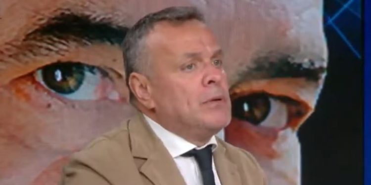 “Përplasje brenda partive”/ Karamuço: Jashtë një qendre numërimi në Tiranë, ishte person i armatosur dhe u gjet portofol me mijëra euro