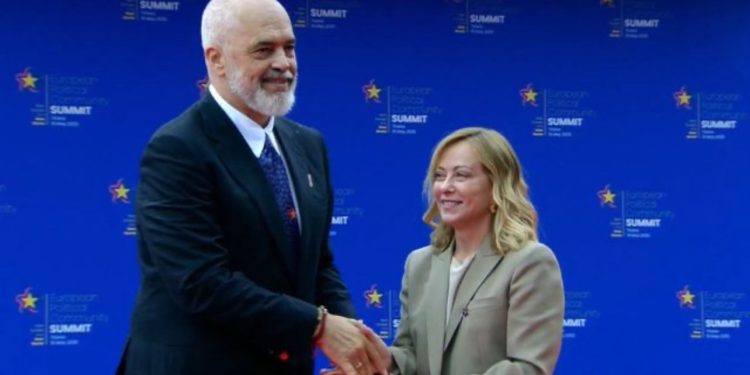 Do ta vizitoni sot qendrën në Gjadër? Meloni në Tiranë: Nuk kam kohë, por atje puna vazhdon, tregon se jemi në rrugën e duhur