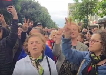 PAMJE nga protesta e opozitës/ Qytetarët: Edi Rama o hajdut votat tona ku i ke fut!
