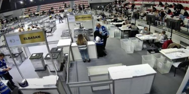 Kolegji Zgjedhor rrëzon kërkesën e PD-së, lë në fuqi vendimin e KAS për votën e diasporës në Greqi