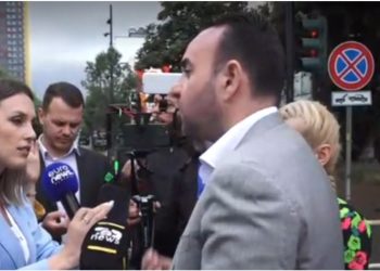 E paprecedentë/ Simpatizanë e drejtues të PD, sulmojnë gazetaren e Euronews Albania