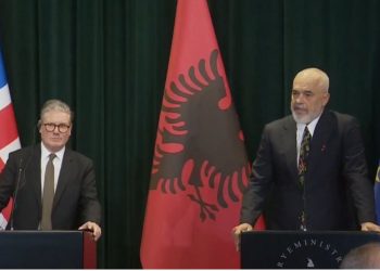 Media britanike: Starmer njofton qendrat e emigrantëve gjatë vizitës në Tiranë, por Shqipëria nuk i do ato! Çfarë po ndodh?