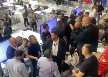 Numërimi i votave të diasporës për qarkun e Lezhës/ PD kërkon rinumërimin e dy kutive, Manja-Celibashit: Nëse e pranon kërkesën, numëroji ti votat