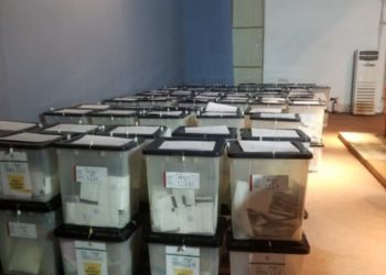 “Votuesit nën presion për të votuar PS,” përfaqësuesi i PD-së: E njëjta kaligrafi në 50-60 fletë votimi! Ka pasur raste ku ‘X’ ka qenë i shkarravitur