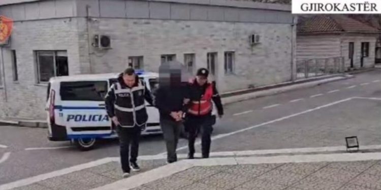 GJKKO e kishte dënuar me 8 vjet burg/ Kapet në arrati 32-vjeçari nga Lazarati! Sipas SPAK-ut i kanë mbetur edhe 6 muaj burg