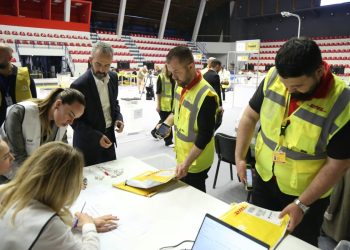 Numërimi i votave për diasporën, Olta Xhaçka dhe Jorida Tabaku kryesojnë