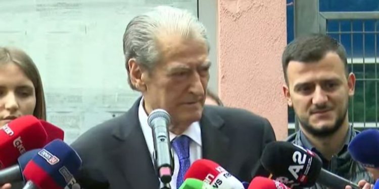 “A keni komunikuar me LaCivita në 72 orët e fundit?”, Berisha: Po mjaftohem me falenderimet…