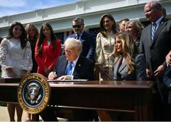 “Ajo që po ndodh në Ukrainë është e tmerrshme”/ Trump para gazetarëve në Shtëpinë e Bardhë: Putin dëshiron paqe, unë i besoj atij