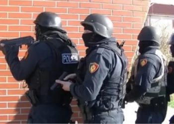 Operacion me shkallë të gjerë/ Policia zbarkon në Tiranë, Durrës, Fier e Vlorë. Kontrolle dhe urdhër-arreste!