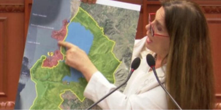 Foto/ “Pika e voçkël” e Kumbaros zgjerohet dyfish në plazhin e Manastirit për resortin luksoz