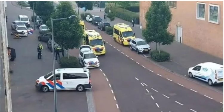 Holandë/ Sulm me thikë, disa të plagosur, mes tyre një efektiv policie