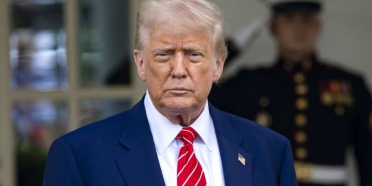 “Ti duhet të zhdukesh që këtu. Hesht!”/ Trump përplaset ashpër me gazetarët në Zyrën Ovale: Je i tmerrshëm! Nuk ke të drejtë të bësh më pyetje, nuk i ke aftësitë që të duhen