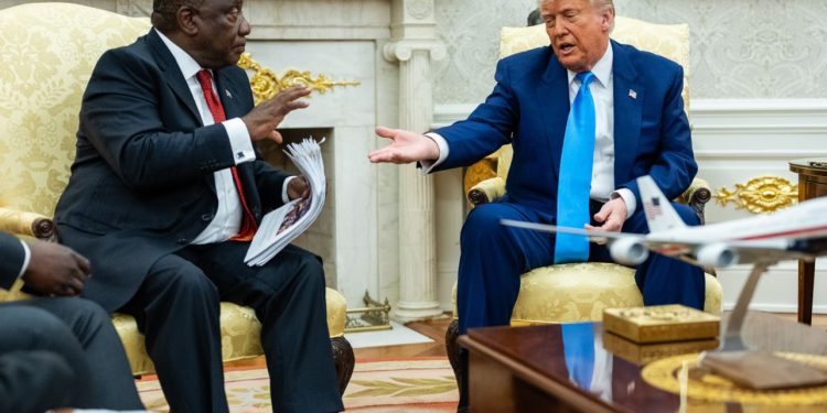 “Më vjen keq, s’kam avion për t’iu dhuruar”- Ironi e përplasje mes Trump e Ramaphosa