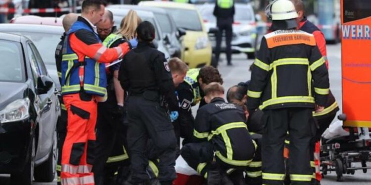 Sulmi me thikë në stacionin e trenit në Hamburg/ Dalin DETAJE të reja, 17 të plagosur, katër në gjendje kritike! Në pranga autorja, 39-vjeçarja veproi e vetme 