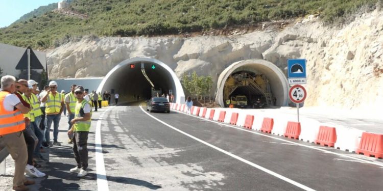 Nga sot deri më 15 shtator, pa pagesë, hapet për qarkullim tuneli i Llogarasë