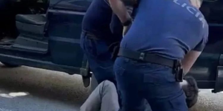 Përplasi 3 makina policie ditën e djeshme në Tiranë dhe plagosi 2 efektivë, në pranga 42-vjeçari Enis Vrapi