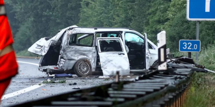 DETAJE nga aksidenti në Gjermani/ Shqiptarët po ktheheshin nga një festë familjare! Viktimat një burrë 53 vjeç dhe dy gra