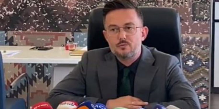 “Ne nuk i dimë as autorët dhe as shkaqet,” kryetari i Bashkisë Gramsh: Nuk kemi të bëjmë me rast masiv, janë 14 raste të konfirmuar jo 72!