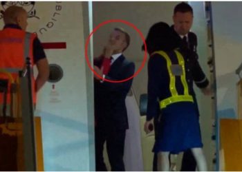 “Po bënim shaka, siç shpesh bëj me të”/ Macron reagon për ‘shuplakën virale’ që mori nga gruaja e tij: Kjo u shndërrua në një katastrofë gjeoplanetare
