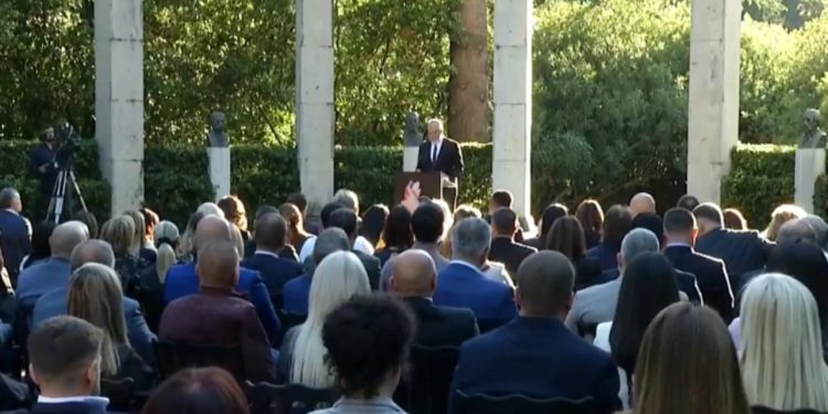 Rama nis takimin me deputetët: Fitorja na duhet për të bërë histori duke anëtarësuar vendin tonë në BE