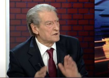 “Merrnin fletën e votimit dhe vazhdonte treni bullgar”/ Berisha: Banda e Xhabaftëve zëvendësoi Rakipin me Gonxhen