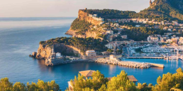 I nxehti godet Spanjën/ Verë e hershme, maji mbyllet me 40 gradë celcius