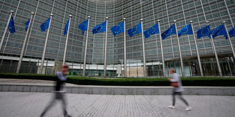 Bashkimi Evropian heq sanksionet ekonomike kundër Sirisë