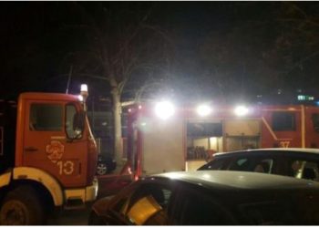 Përfshihet nga flakët ish-parku i automjeteve në Lushnje, digjen 4 autobusë