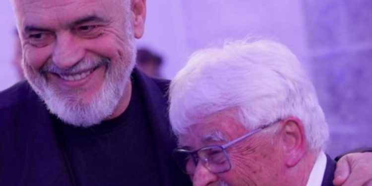 “Erdha në Tiranë të të vrisja, por ti ngjitesh më lart!” Rama takon mbështetësin e Berishës në fushatë, kryeministri: Çfarë s’të vret të bën më të fortë