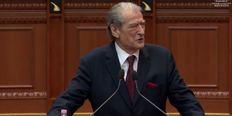 VIDEO/ Seanca plenare në Kuvend/ Berisha: Farsa zgjedhore u krye me paratë e krimit 