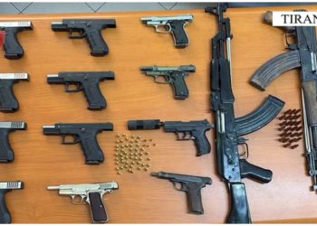 “Policia shtrihu në tokë!” Trafikimi i armëve të zjarrit nga Kosova në Shqipëri/ Zbardhen EMRAT e 10 të arrestuarve! Ja PAMET nga operacioni