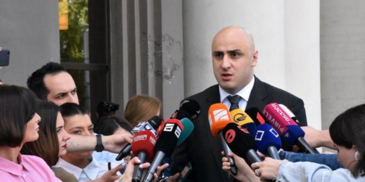 Arrestimi i dytë brenda një muaji i kritikëve të qeverisë, policia gjeorgjiane ndalon një tjetër lider të opozitës