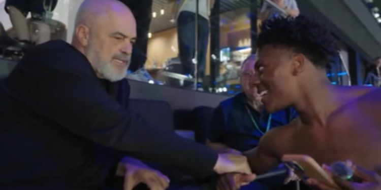 VIDEO/ Rama në Mynih për finalen e Champions League, IShowSpeed takohet me kryeministrin në stadium: Kohë e gjatë pa u parë!