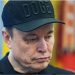 Musk shfaqet me sy të nxirë në konferencën e largimit nga DOGE: Më goditi djali im!