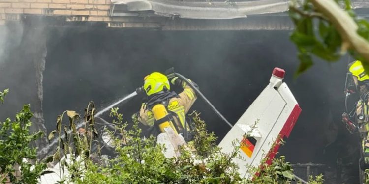 Tragjike në Gjermani! Avioni privat përplaset me një ndërtesë, dy persona humbin jetën