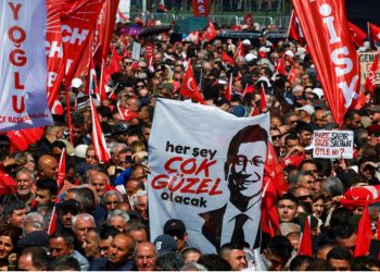 Turqia lëshon urdhërarreste për dhjetëra zyrtarë të Stambollit