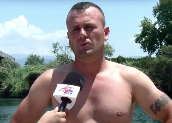 “Nuk e bëra për nënshtetësinë!” U hodh në lumë për të shpëtuar 2 fëmijët që ndërruan jetë, shqiptari në Greqi: Do t’i bëj tatuazh për t’i pasur gjithmonë në zemër