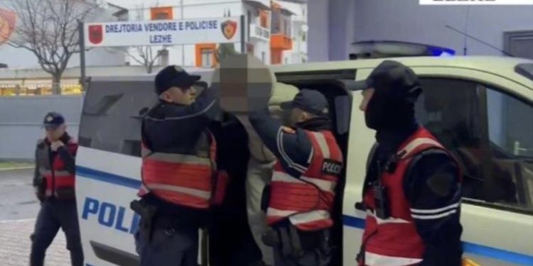 Kokainë, hashash, ekstazi dhe MDMA në makina/ Çmontohet grupi i drogës në Lezhë, dy persona të arrestuar dhe 12 të tjerë nën akuzë