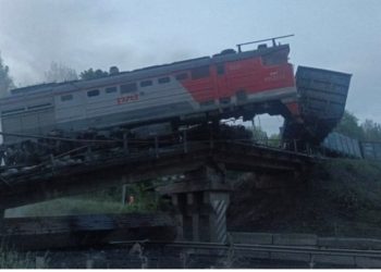 Tragjedi në Rusi, shemben dy ura brenda natës, 7 persona humbin jetë, dhjetëra të plagosur