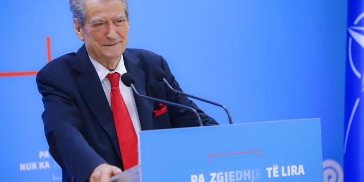 Berisha: Kompanitë e kartelit të Troplinëve vazhdojnë punën pa u shqetësuar! PD nuk do e njohë kurrë këtë farsë